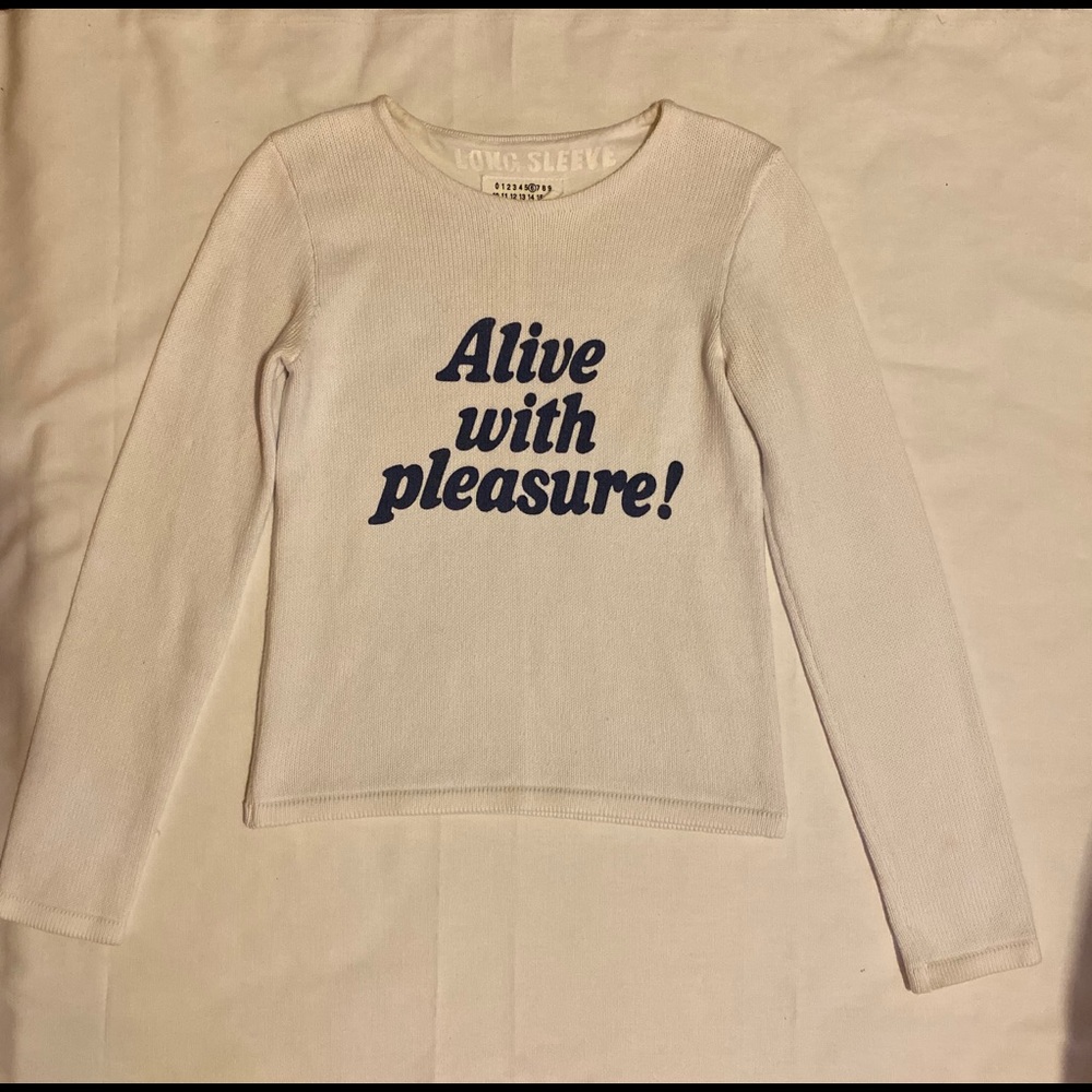 🦋2002 MM6 “alive with pleasure!” Knit top.